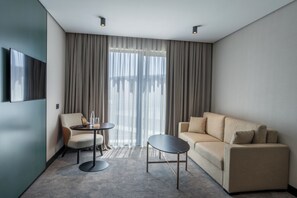 Suite | Aire de séjour | Téléviseur connecté de 50 po avec télévision par câble