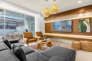 TV - 5 Bedroom/ 4.5 Bathroom/ Windsor Island (3822LA) (Davenport)