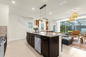 Interior - 5 Bedroom/ 4.5 Bathroom/ Windsor Island (3822LA) (Davenport)