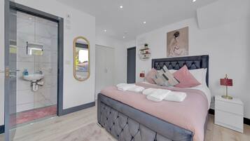 Studio | Free WiFi, bed sheets