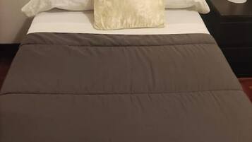 2 dormitorios, tabla de planchar con plancha, wifi gratis y ropa de cama
