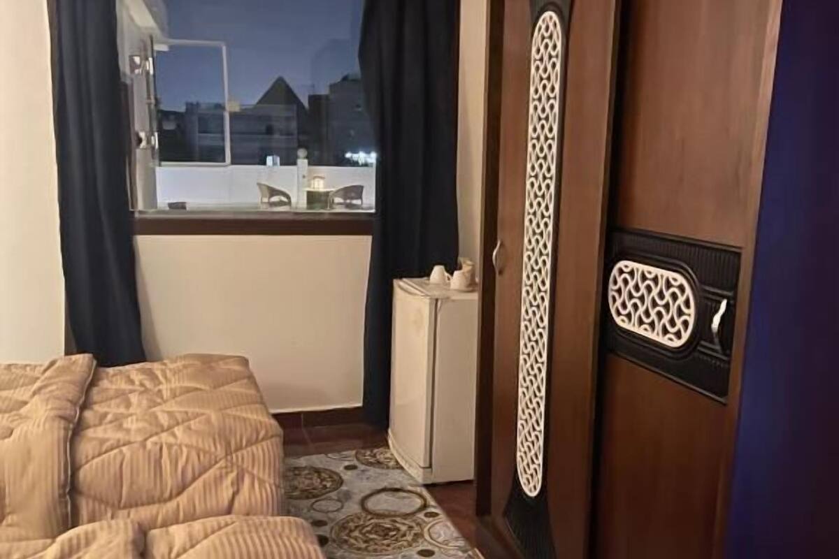 Minibar (free items), in-room safe, WiFi (free), bed sheets