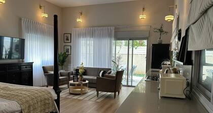 Luxury quiet studio in the heart of Dizengoff & large private backyard
•
•
•