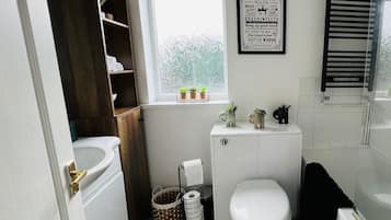 House | Bathroom | Shower, towels