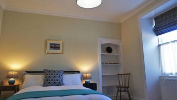 Apartment | 2 bedrooms, iron/ironing board, free WiFi, bed sheets