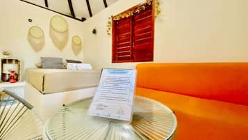 Classic Cabin | Living area