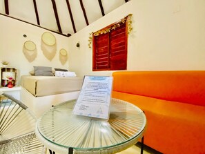 Classic Cabin | Living area