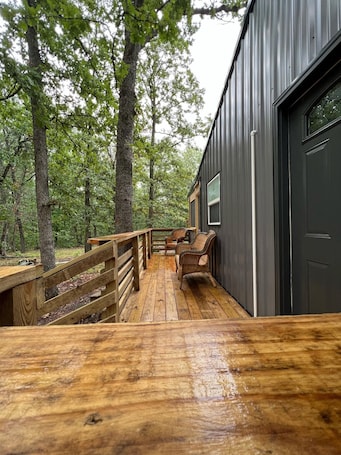 Terrace/patio. Secluded Hunting & Fishing cabin in the Woods - Osceola, MO