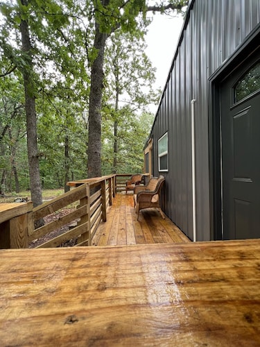 Secluded Hunting & Fishing cabin in the Woods - Osceola, MO