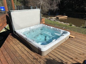 Baignoire à remous extérieure