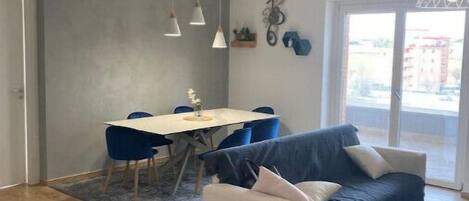 Smart TV, books, video library