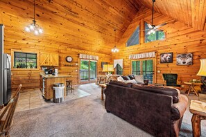 Smart-TV, Kamin, Tischfußball