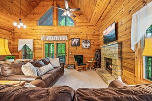 Smart-TV, Kamin, Tischfußball