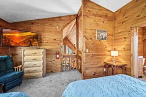 3 Schlafzimmer, Schreibtisch, Bügeleisen/Bügelbrett, Reisekinderbett