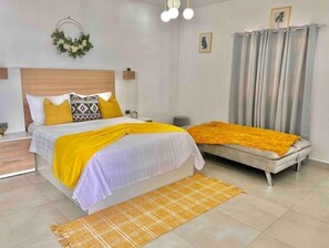 3 bedrooms, in-room safe, desk, iron/ironing board