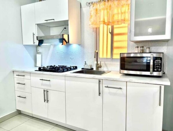 Fridge, microwave, oven, stovetop