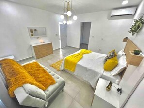 3 bedrooms, in-room safe, desk, iron/ironing board