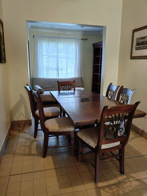 Family Cottage | Dining room - Hotel Cabañas River Park (Omoa)