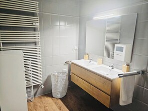 Hair dryer, towels