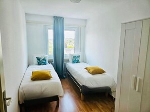 3 habitaciones, tabla de planchar con plancha y wifi gratis 