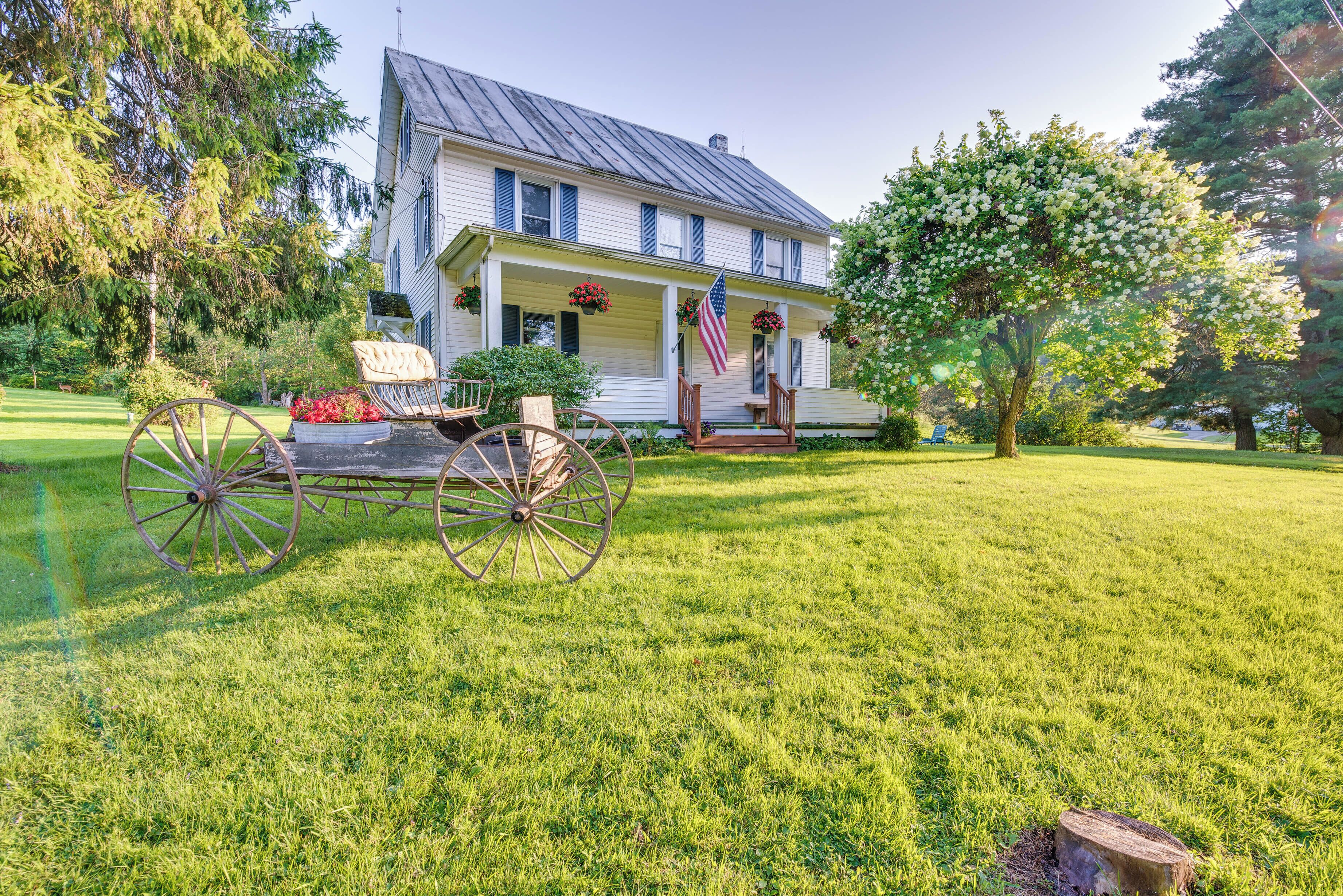 Hop Bottom Home w/ Private Yard & Fire Pit!
