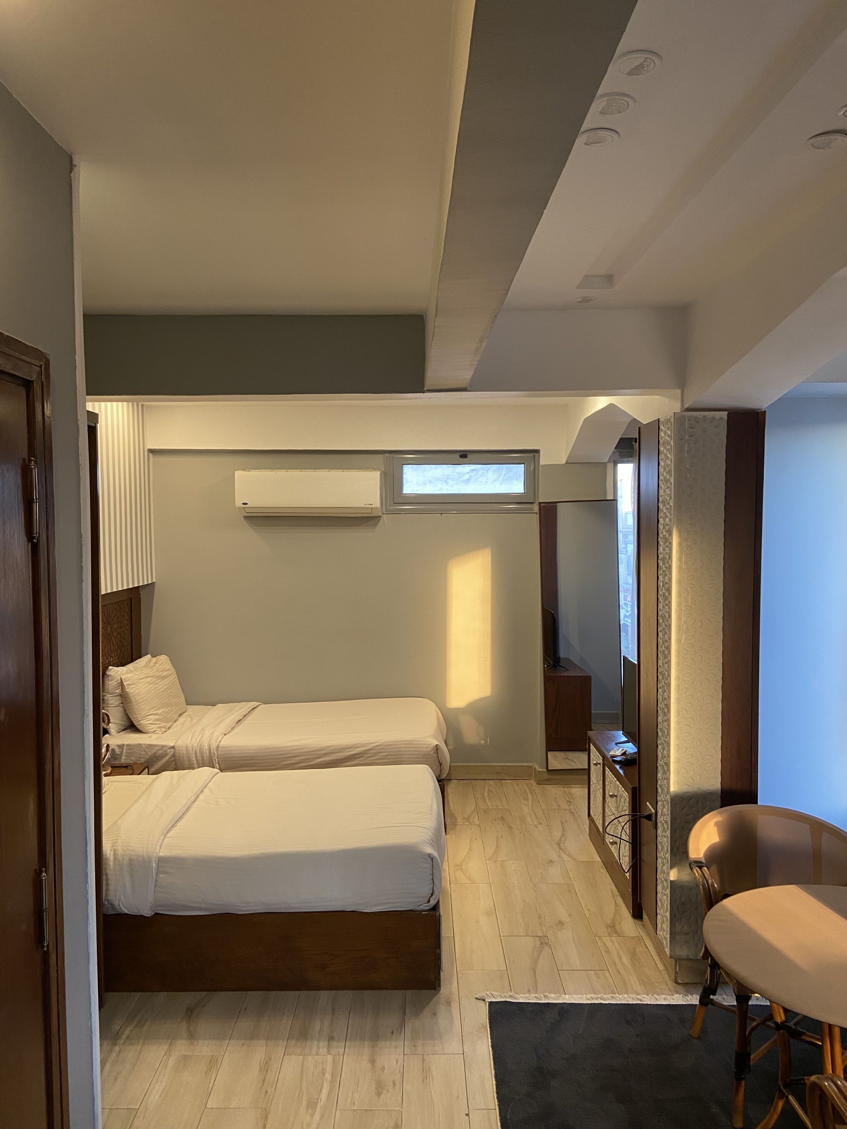 Foto - Queen Isis pyramids view