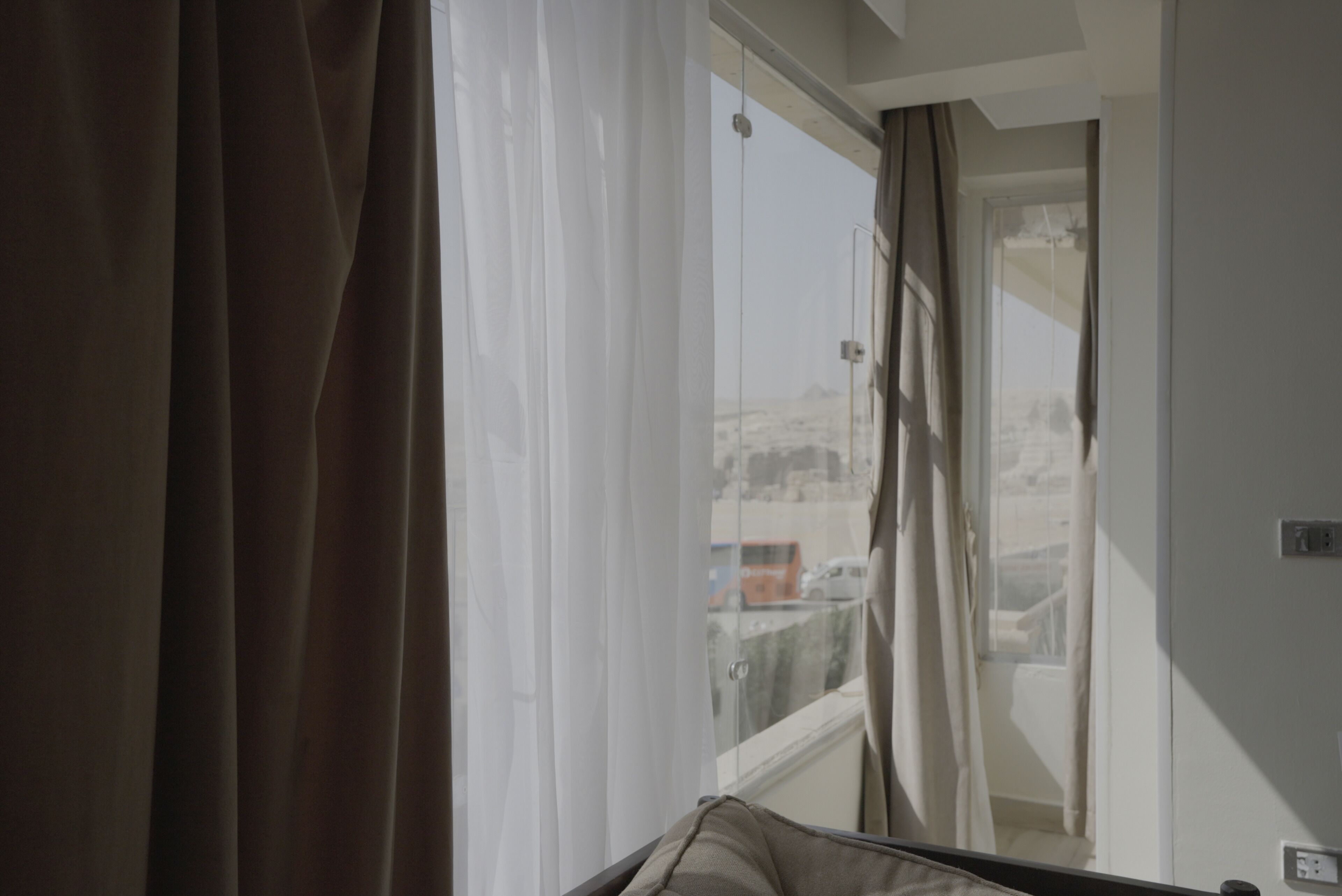 Foto - Queen Isis pyramids view