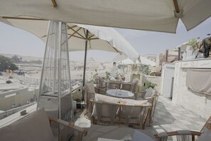 Restaurant - Queen Pyramids View (Giza)