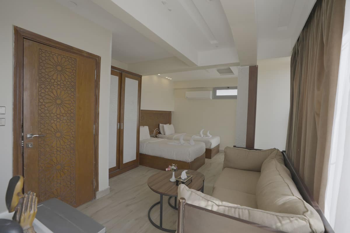 Ropa de cama de alta calidad, minibar, wifi gratis y ropa de cama