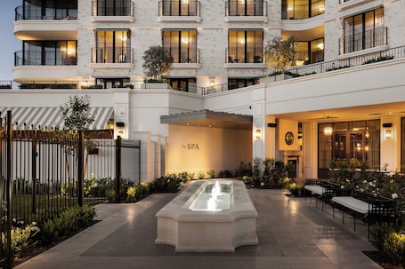 Couples treatment room(s), sauna, steam room, facials. The Global Ambassador