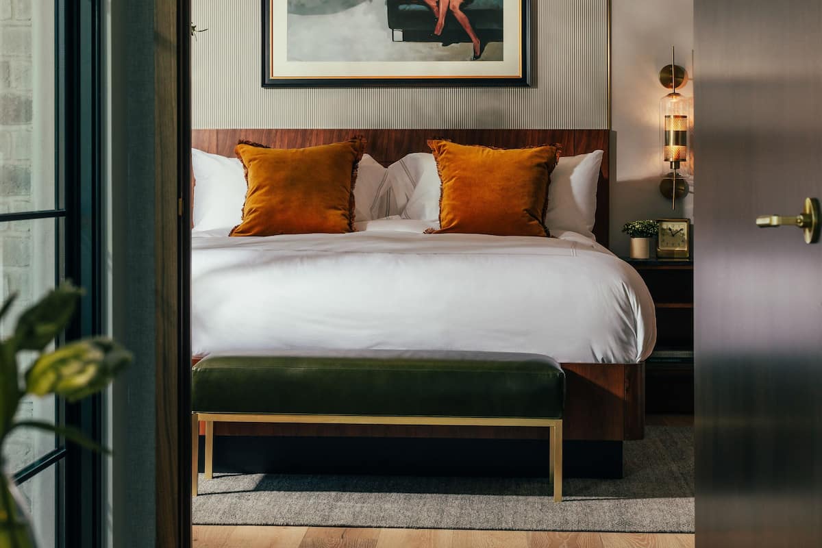 Hypo-allergenic bedding, minibar, in-room safe, desk