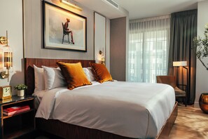 Hypo-allergenic bedding, minibar, in-room safe, desk - The Global Ambassador (Phoenix)