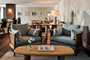 Couples treatment room(s), sauna, steam room, facials - The Global Ambassador (Phoenix)