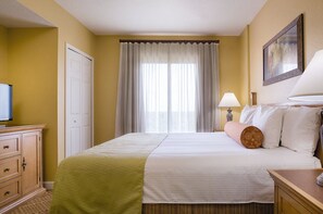 1 chambre, coffres-forts dans les chambres, fer et planche à repasser