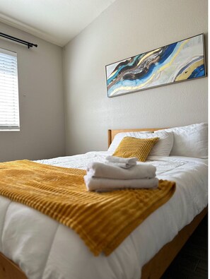 2 chambres, fer et planche à repasser, Wi-Fi gratuit, draps fournis