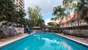 Pool - Capital Vacations La Costa Beach Club - 2 Bedroom (4-Night) (Pompano Beach)