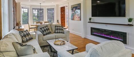 TV, fireplace