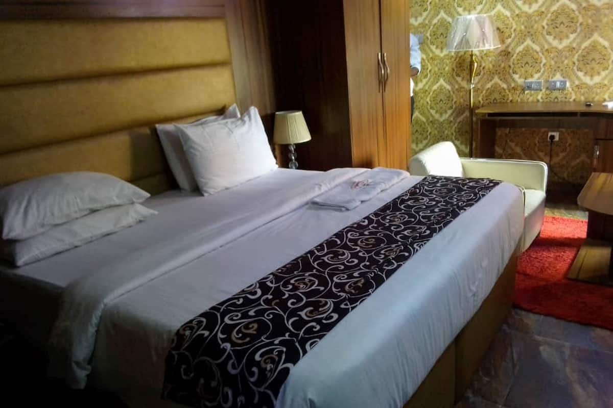 Superior Room | 1 bedroom, Egyptian cotton sheets, premium bedding, memory foam beds