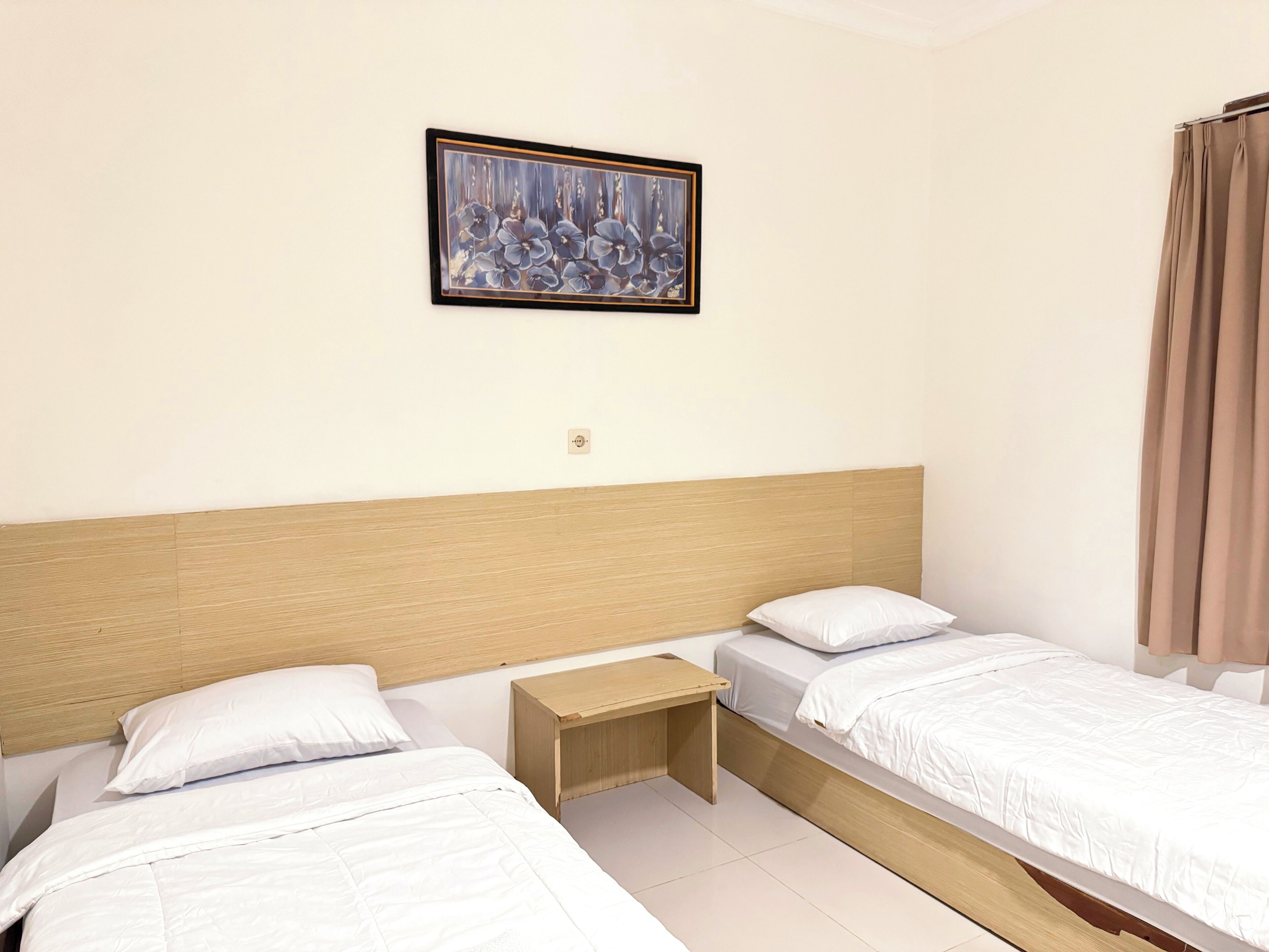 Bureau, Wi-Fi gratuit, draps fournis