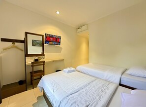 Superior Twin Room | Desk, free WiFi, bed sheets