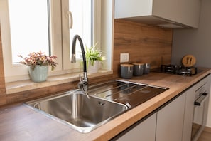 Fridge, microwave, oven, dishwasher