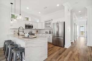 House | Private kitchen | Full-size fridge, microwave, oven, stovetop