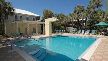 Outdoor pool, pool loungers