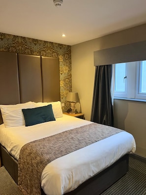 Standard Double Room | Bathroom