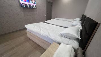 5 bedrooms, WiFi, bed sheets