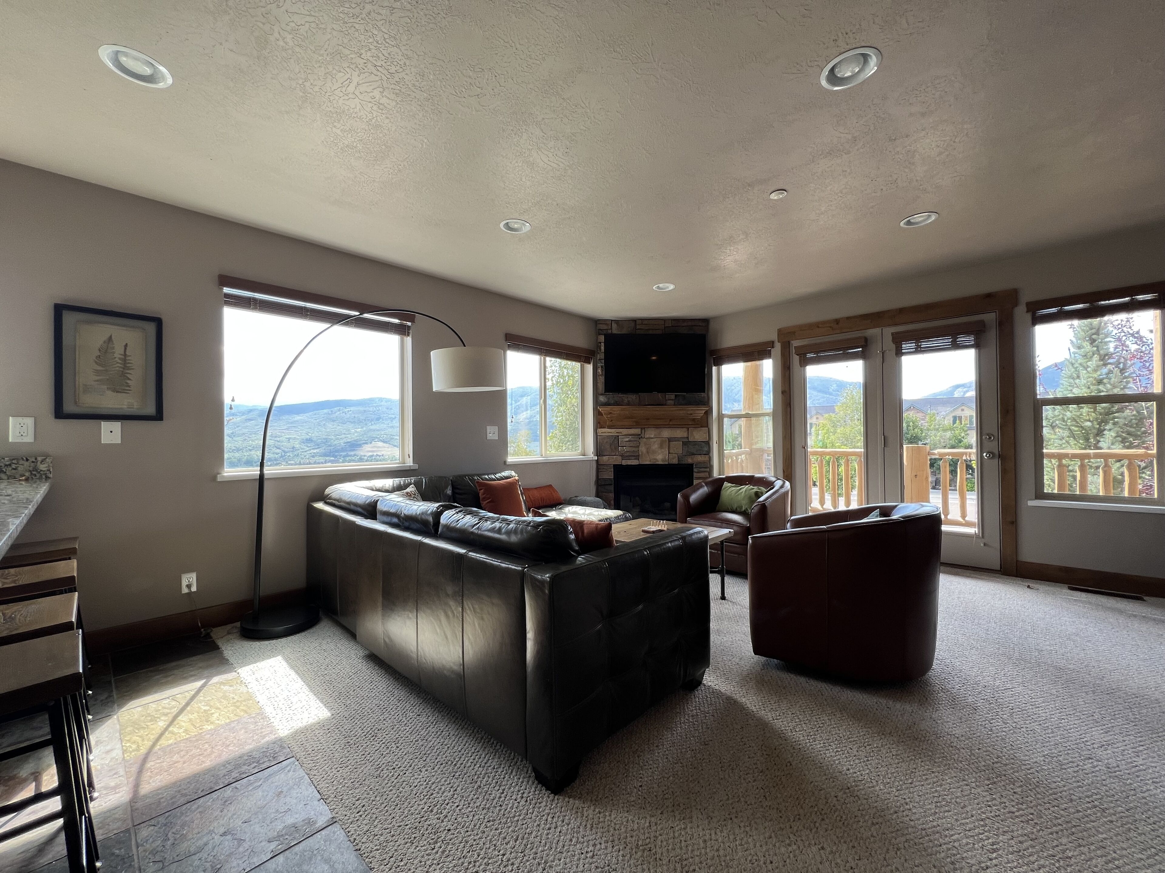 Updated Condo w Views Near Powder Mountain Nordic Valley and Snowbasin