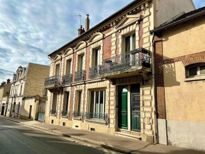 Exterior - Appartement de Luxe Avec Fresque (Fontainebleau)