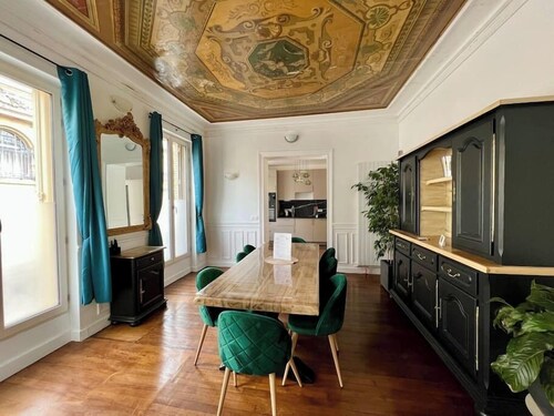 Appartement de luxe avec fresque