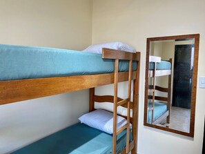 基本公寓 | 3 間臥室、免費無線上網、床單