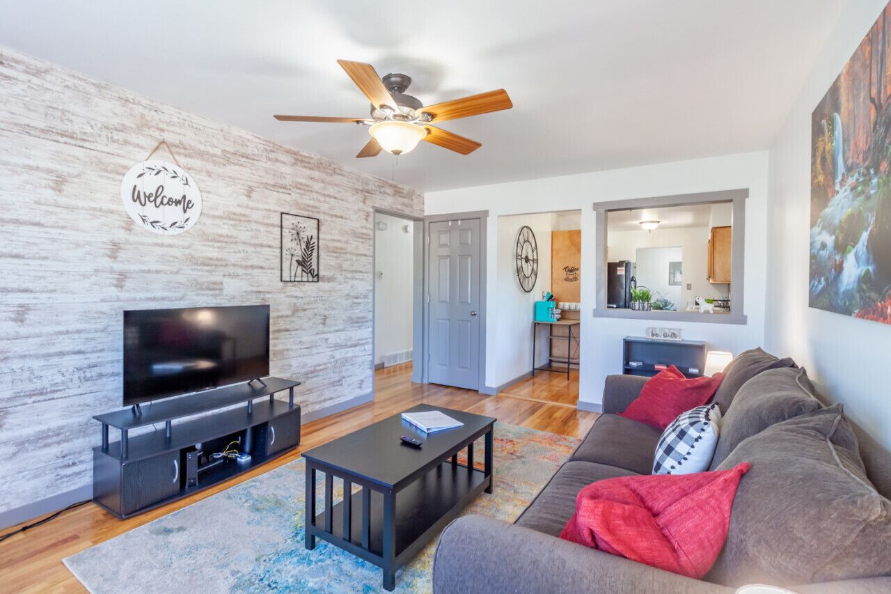 Modern, Cozy Bungalow, Near Downtown Cheyenne